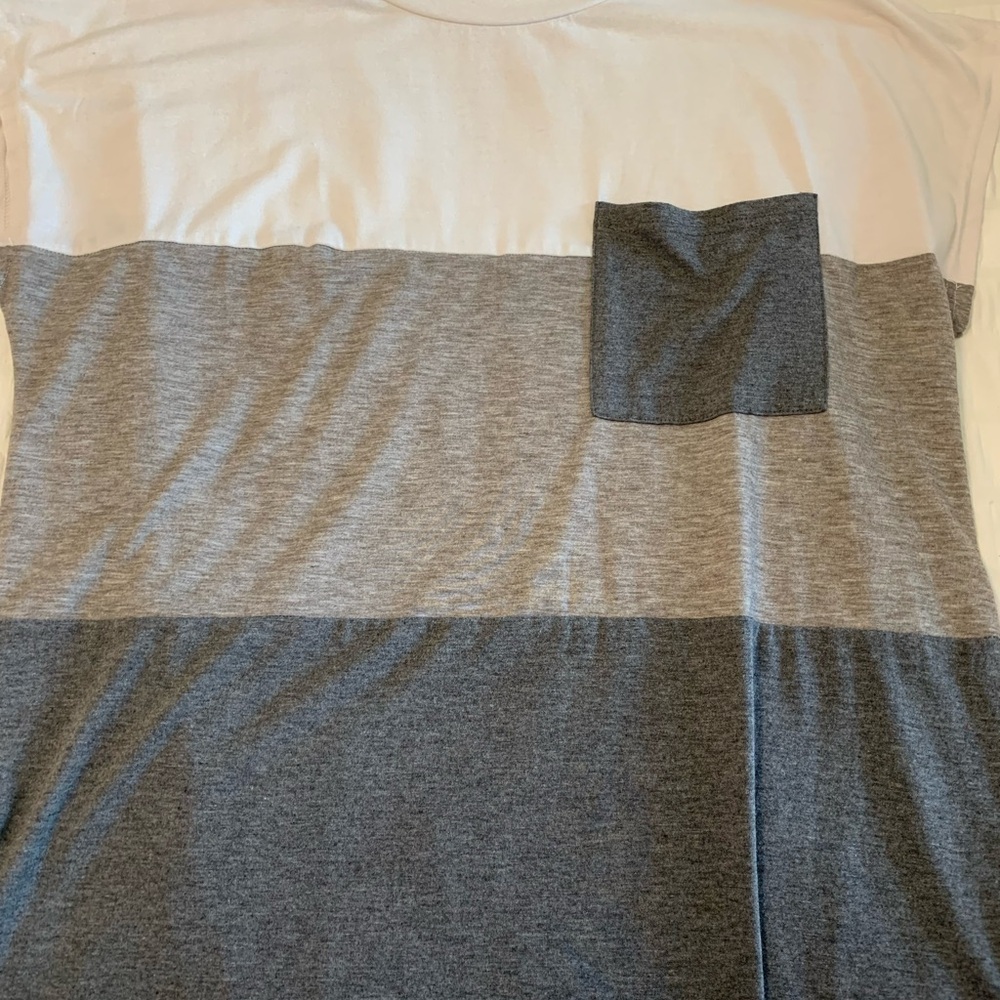 Color Block Tee - Picture 15 of 16